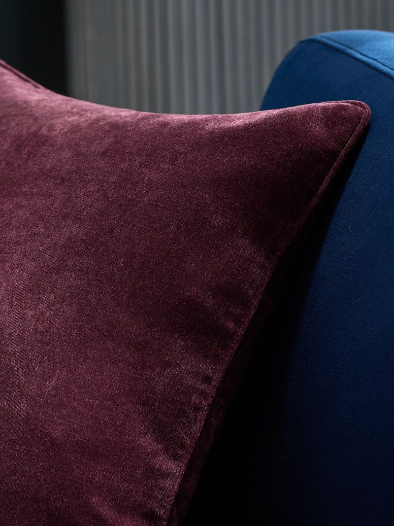 ARCH2161 Plum Purple 45 x 45cm Soft Velour Cushion - Image 2