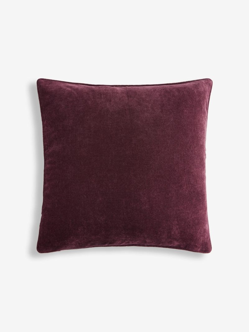 ARCH2161 Plum Purple 45 x 45cm Soft Velour Cushion - Image 3