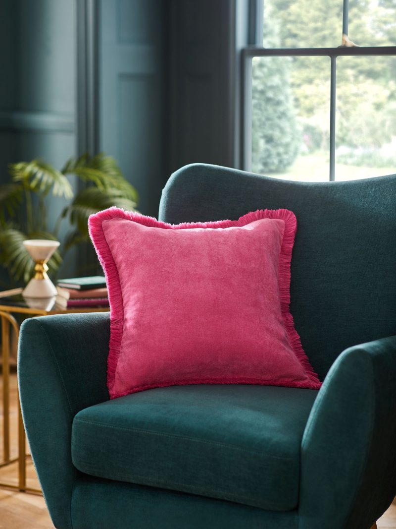 ARCH2165 Fuchsia Pink 45 x 45cm Soft Velour Fringe Cushion