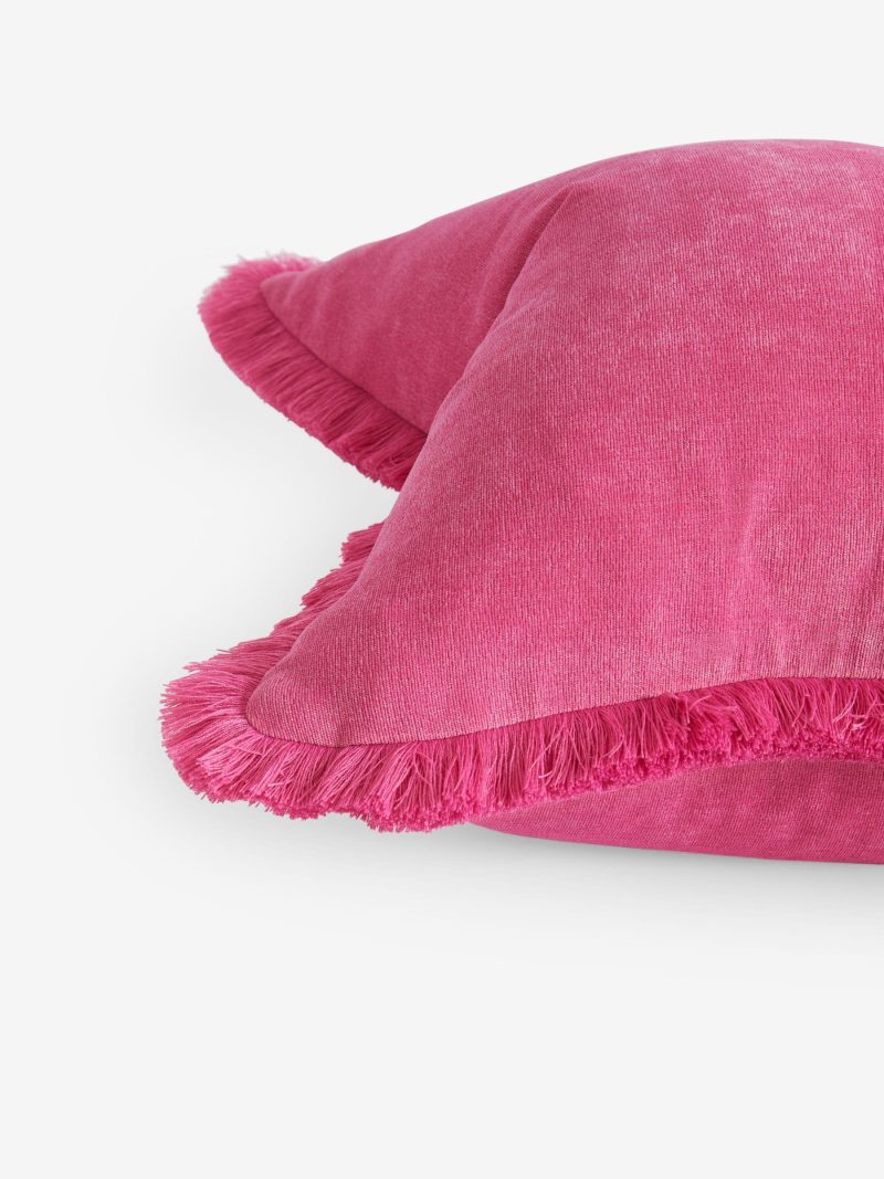 ARCH2165 Fuchsia Pink 45 x 45cm Soft Velour Fringe Cushion - Image 3